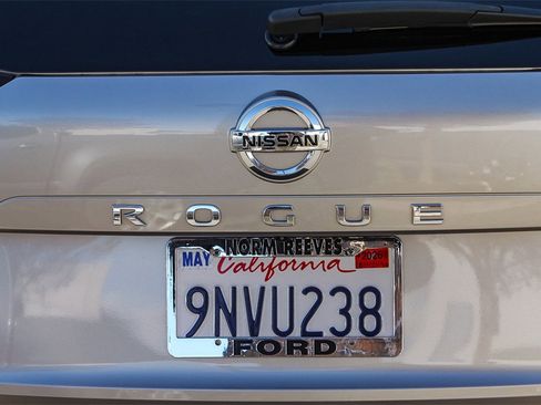 Used 2021 Nissan Rogue SL image 12