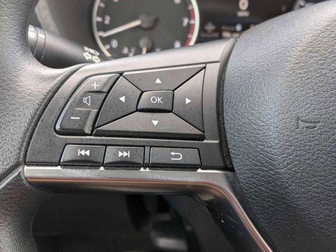 Used 2024 Nissan Sentra SV FWD image 22