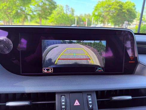 Used 2020 Lexus ES 300h w/ Premium Package image 25