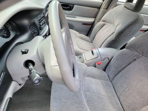 Used 2001 Buick Regal LS w/ Premium Pkg FWD image 10