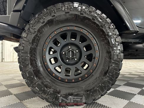Used 2016 Jeep Wrangler Unlimited Sahara AWD/4WD image 18