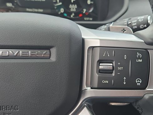 Certified 2025 Land Rover Discovery S AWD/4WD image 20