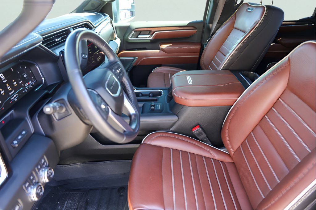 Used 2024 GMC Sierra 2500 Denali Ultimate AWD/4WD image 11