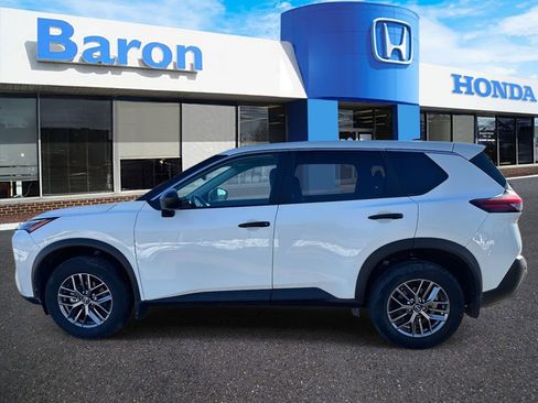 Used 2023 Nissan Rogue S AWD/4WD image 3