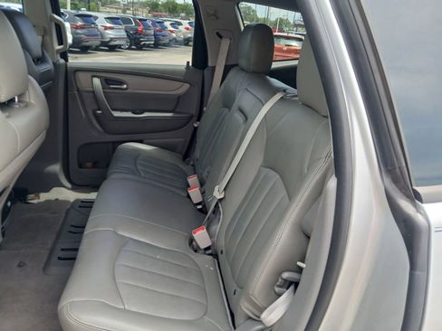 Used 2016 Chevrolet Traverse LS FWD image 12
