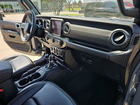 Used 2023 Jeep Wrangler Unlimited Sahara AWD/4WD image 26