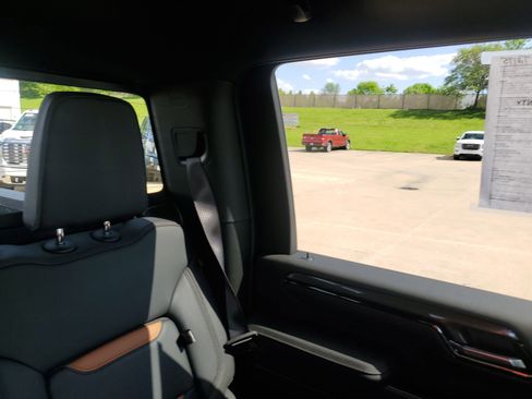 Used 2026 GMC Sierra 2500 AT4 w/ AT4 Premium Plus Package AWD/4WD image 15
