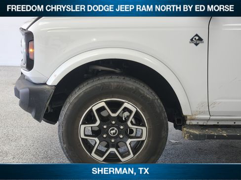 Used 2023 Ford Bronco Outer Banks AWD/4WD image 6