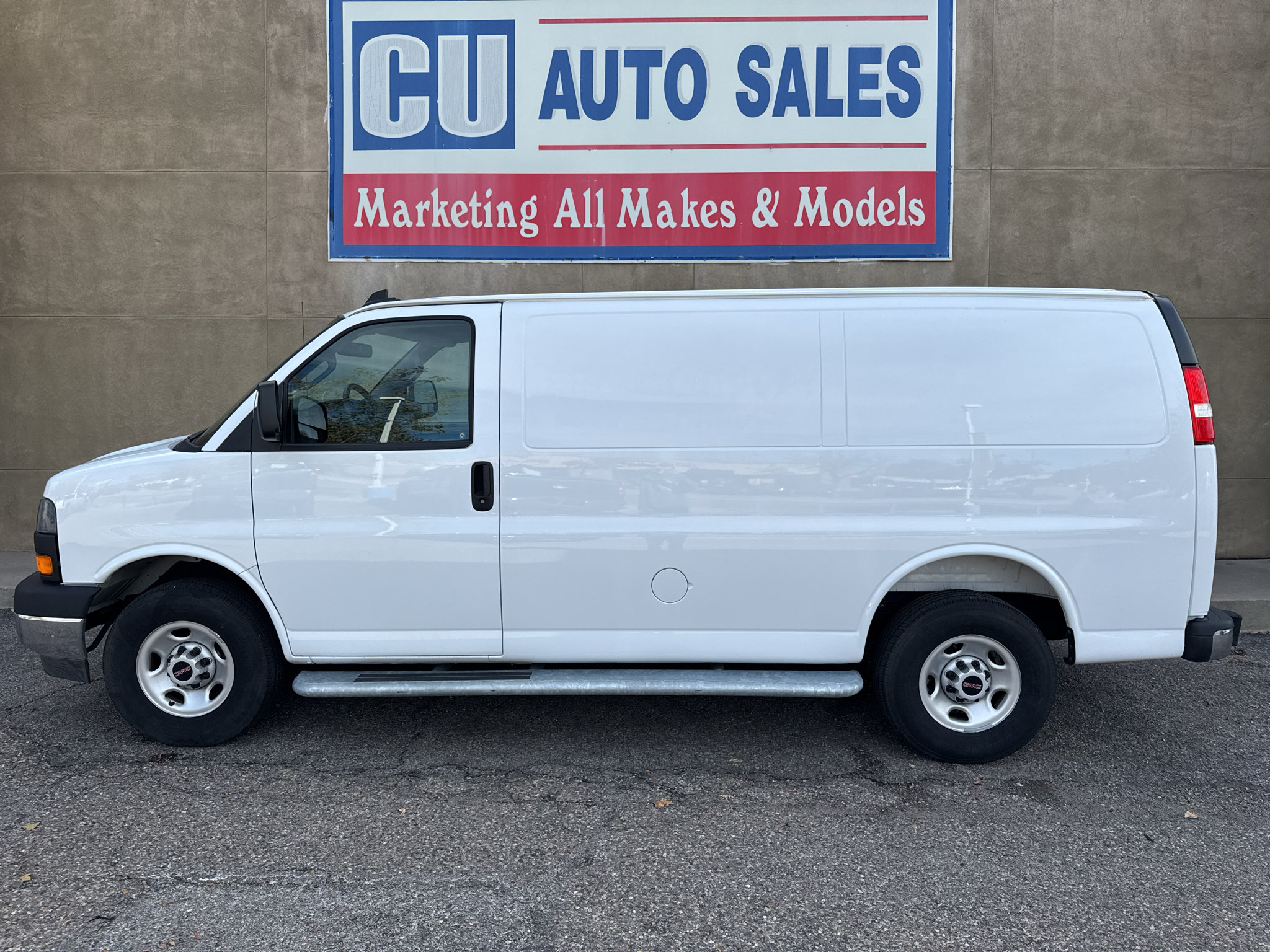 Used 2025 GMC Savana 2500 w/ Driver Convenience Package RWD image 7