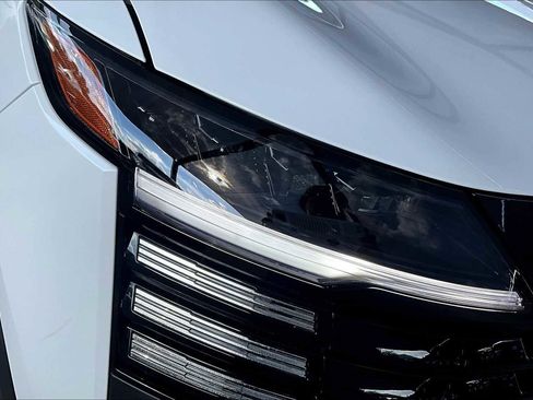 New 2026 Nissan Kicks SV image 18