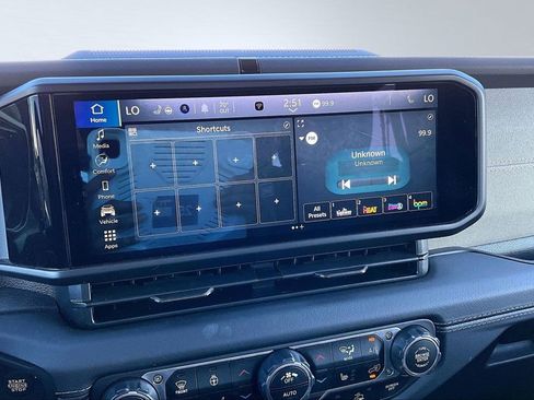 Certified 2025 Jeep Wrangler Unlimited Sahara w/ Safety Group image 10