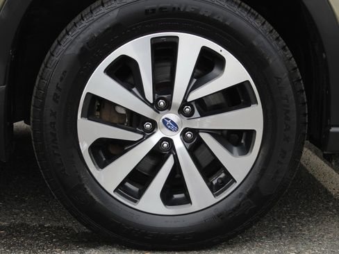 Used 2020 Subaru Outback Premium AWD/4WD image 31