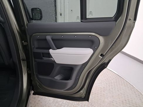 New 2025 Land Rover Defender 110 S image 31