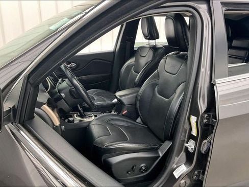 Used 2014 Jeep Cherokee Limited w/ Luxury Group AWD/4WD image 8