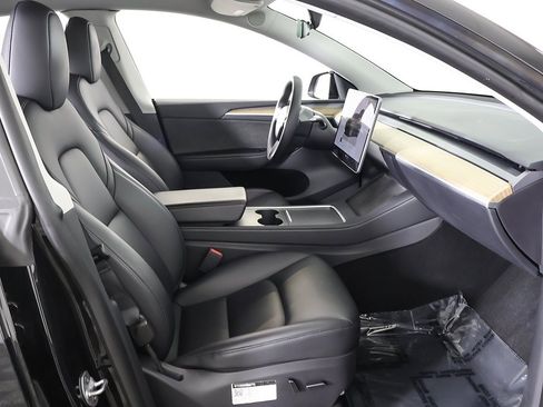 Used 2023 Tesla Model Y Long Range image 31