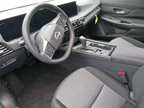 New 2026 Nissan Sentra SV w/ Floor Mat Package FWD image 7