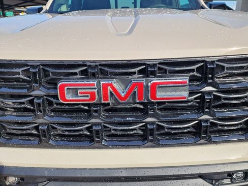 New 2026 GMC Canyon Elevation w/ Convenience Package image 10