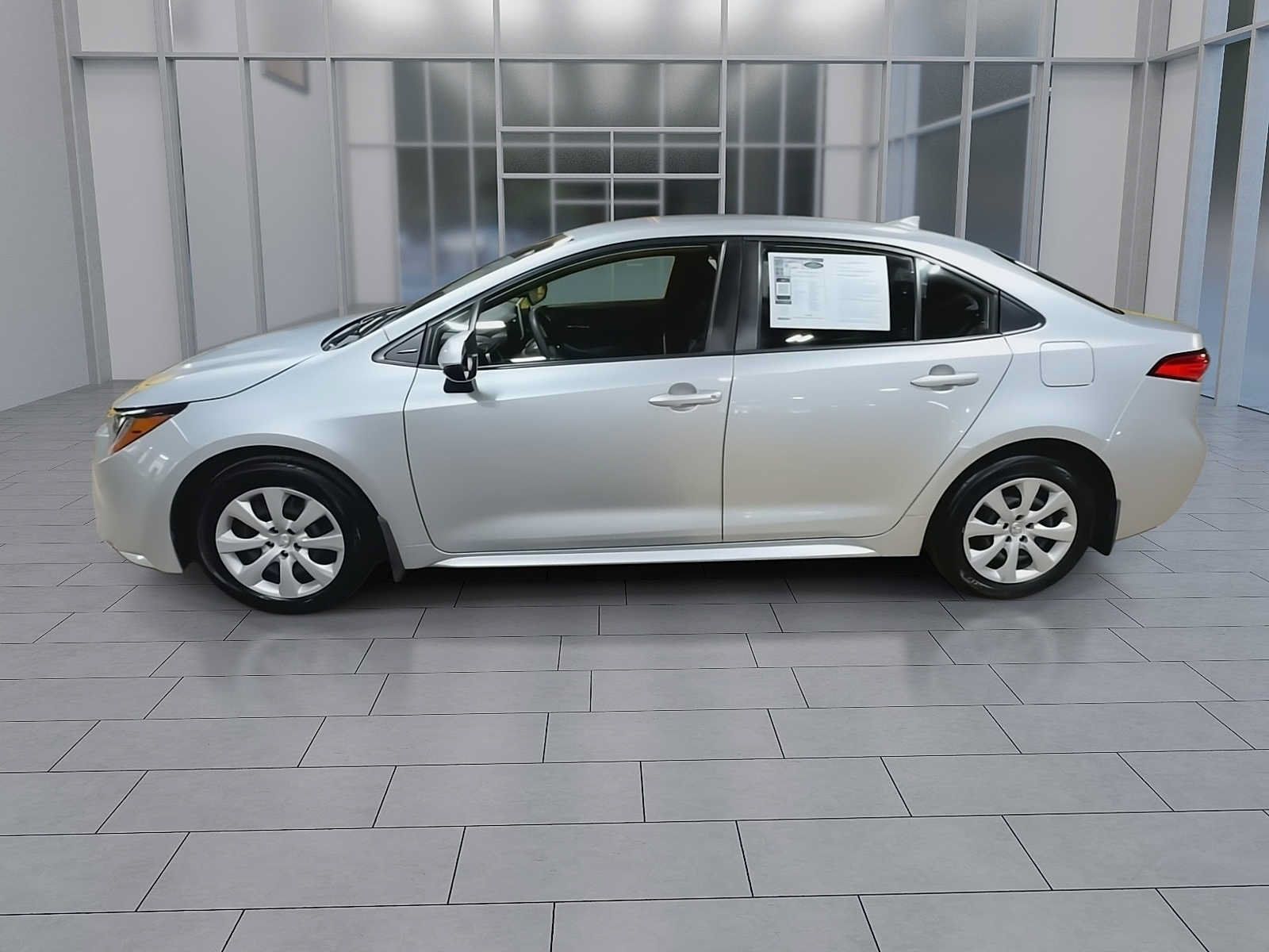 Used 2021 Toyota Corolla LE w/ Carpet Mat Package (TMS) FWD image 5
