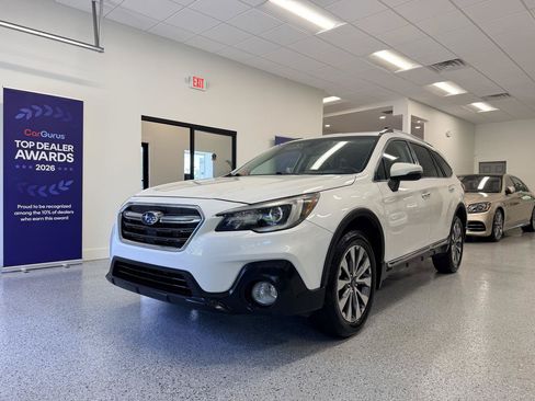Used 2018 Subaru Outback 2.5i Touring w/ Protection Package #1 AWD/4WD image 3