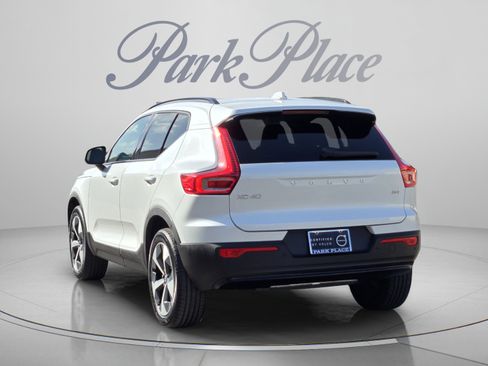 Certified 2023 Volvo XC40 B4 Plus w/ Protection Package Premier FWD image 3