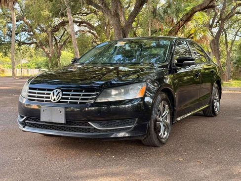 Used 2015 Volkswagen Passat 1.8T S FWD image 1