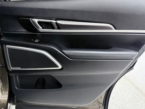 Used 2023 Kia Telluride S FWD image 17