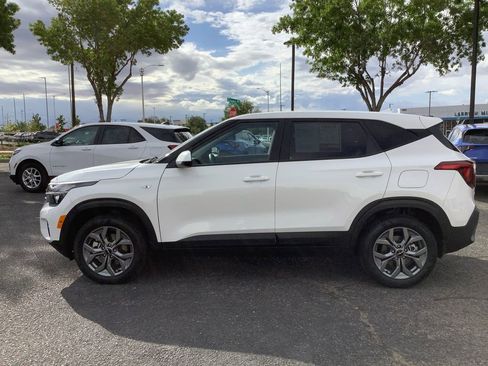Used 2025 Kia Seltos LX AWD/4WD image 28