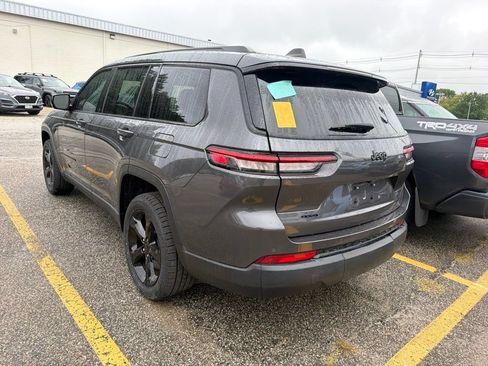 Used 2023 Jeep Grand Cherokee L Laredo AWD/4WD image 2