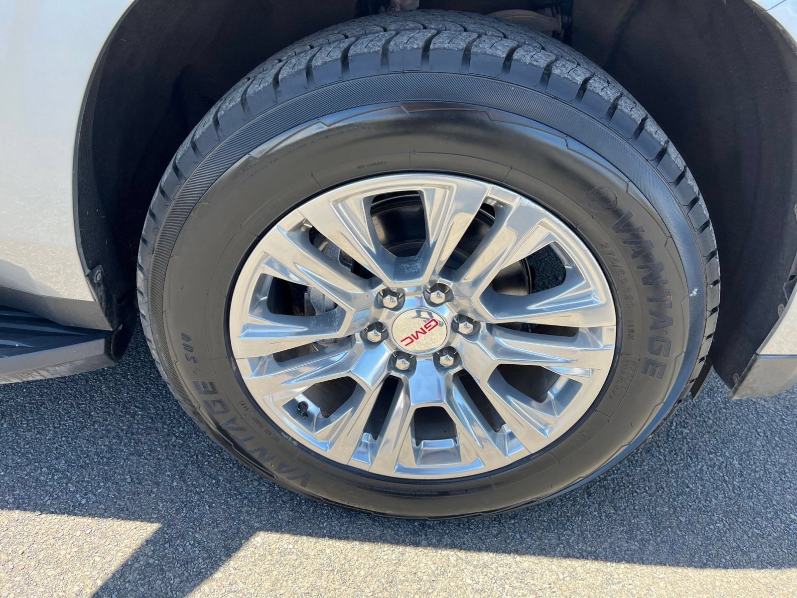 Used 2023 GMC Yukon Denali RWD image 32