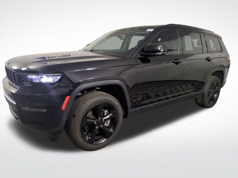 Used 2024 Jeep Grand Cherokee L Limited w/ Black Appearance Package AWD/4WD image 1