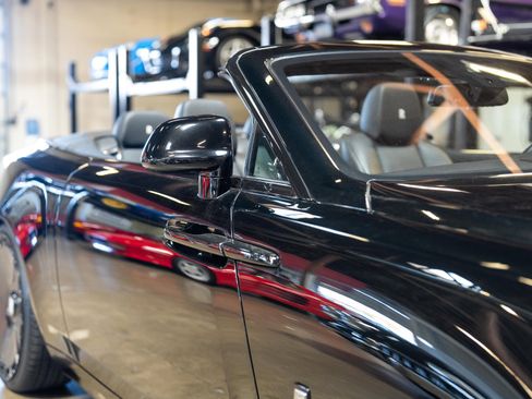 Used 2020 Rolls-Royce Dawn image 29