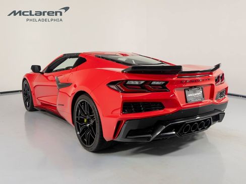 Used 2024 Chevrolet Corvette Z06 RWD image 4