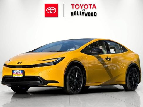 New 2027 Toyota Prius FWD image 7
