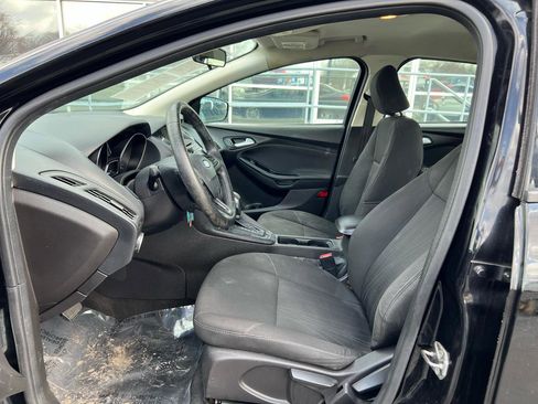 Used 2016 Ford Focus SE w/ SE Cold Weather Package image 11