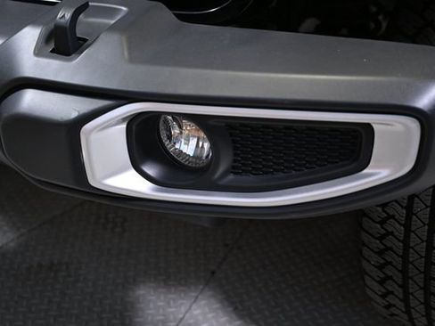 Used 2020 Jeep Wrangler Unlimited Sahara image 14