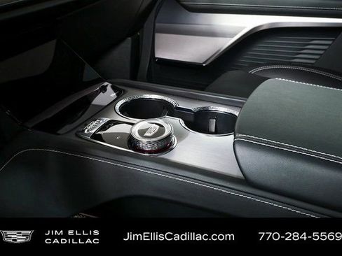 Used 2026 Cadillac Vistiq Sport image 17
