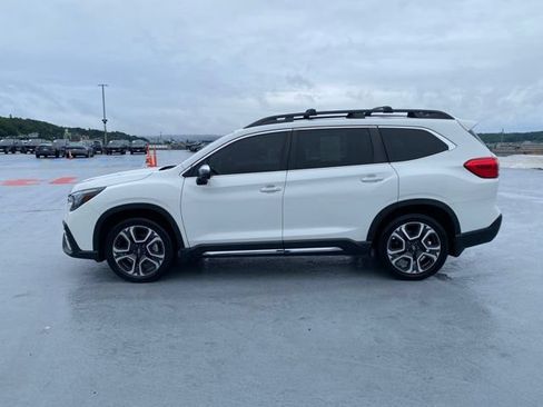 Used 2023 Subaru Ascent Limited w/ Technology Package AWD/4WD image 5