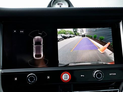 Certified 2026 Porsche Macan image 41