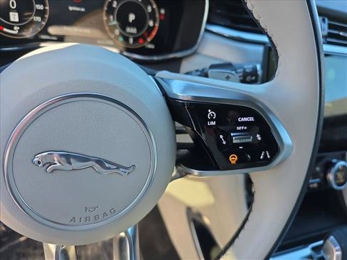 Certified 2025 Jaguar F-PACE R-Dynamic S image 19