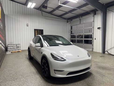 Used 2021 Tesla Model Y Long Range image 28