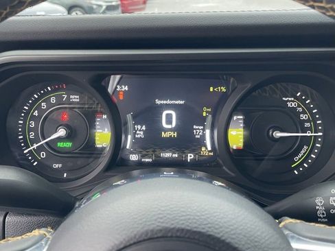 Used 2024 Jeep Wrangler Unlimited Sahara w/ Safety Group image 34