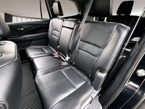 Used 2016 Honda Pilot Touring image 21