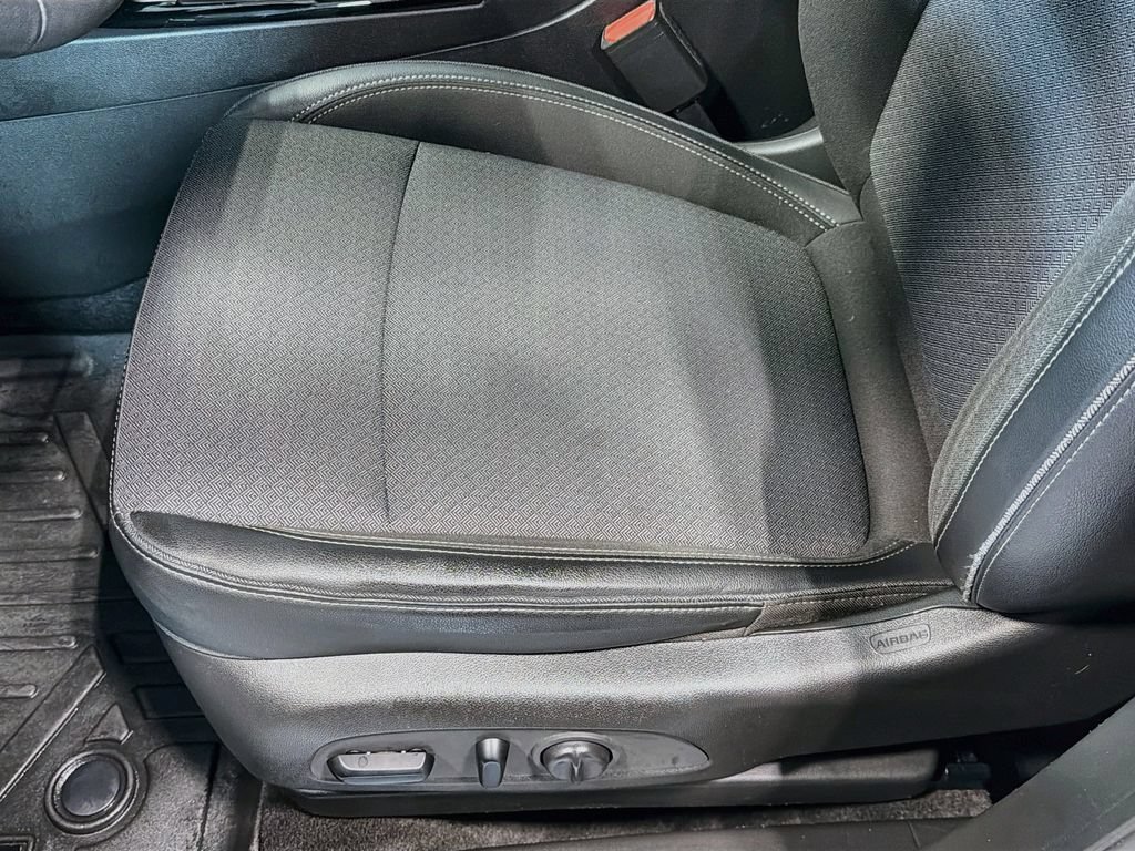 Used 2021 Buick Encore GX Select w/ Advanced Technology Package FWD image 21