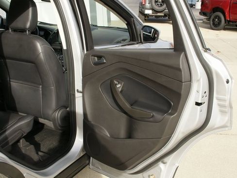 Used 2018 Ford Escape SEL w/ Ford Safe & Smart Package image 30