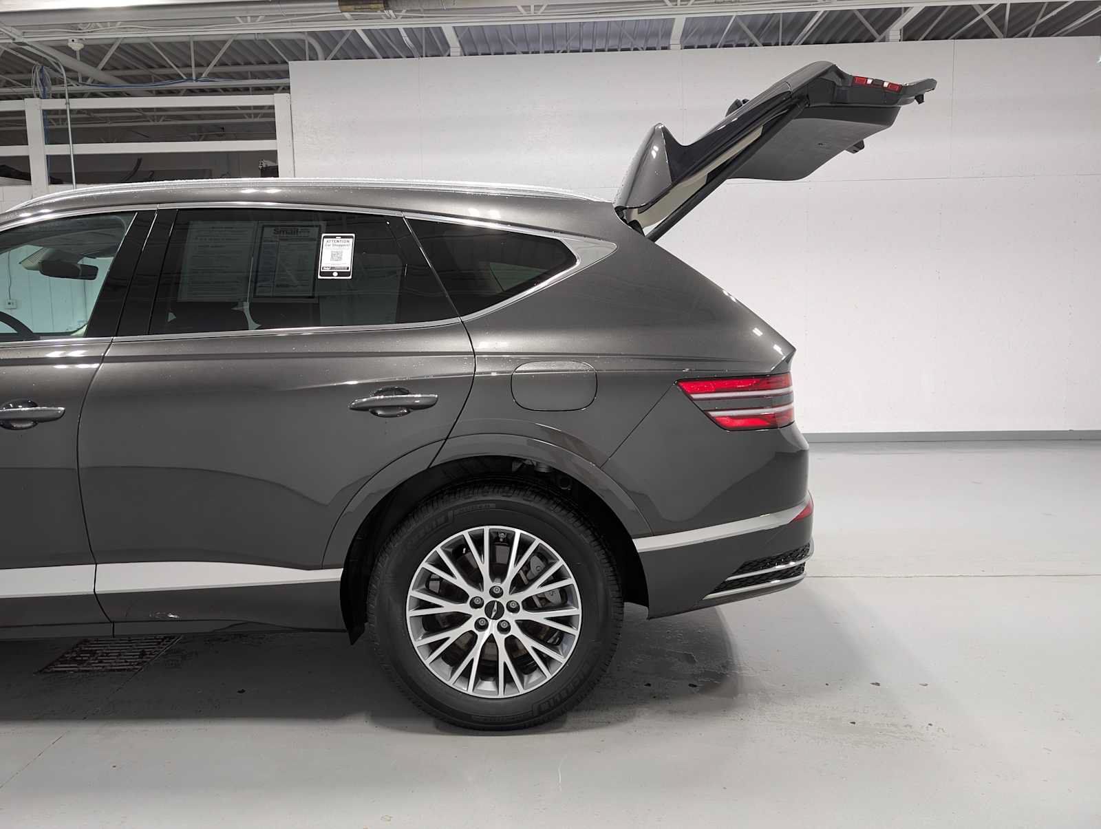 Used 2025 Genesis GV80 2.5T Standard AWD/4WD image 11