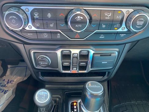 Used 2021 Jeep Gladiator Overland w/ Popular Equipment Package AWD/4WD image 25