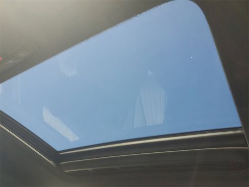 Used 2018 Mercedes-Benz E 300 4MATIC w/ Premium 1 Package image 33