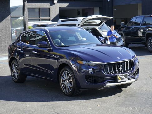 Used 2018 Maserati Levante GranLusso image 6