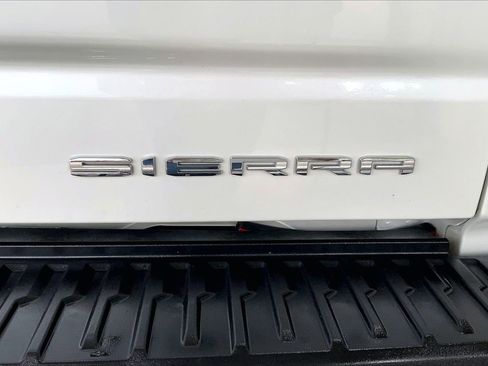 Used 2024 GMC Sierra 1500 Denali Ultimate AWD/4WD image 7