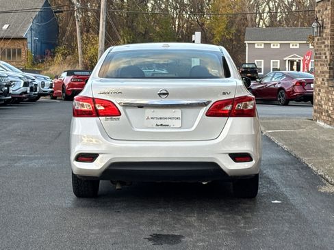 Used 2019 Nissan Sentra SV image 4